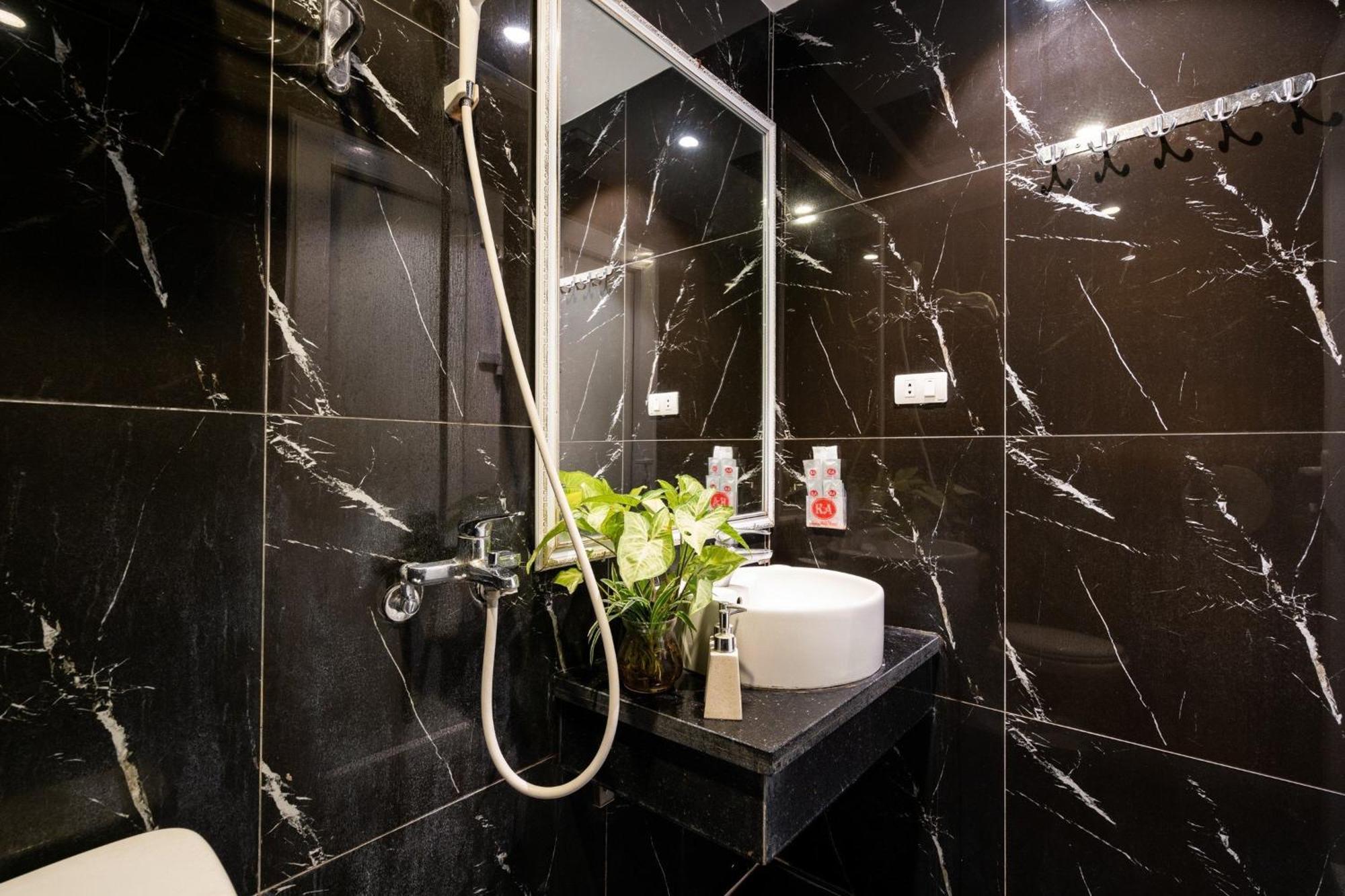 Kieu Anh Hotel - 81 Trung Kinh - By Bay Luxury Ανόι Εξωτερικό φωτογραφία