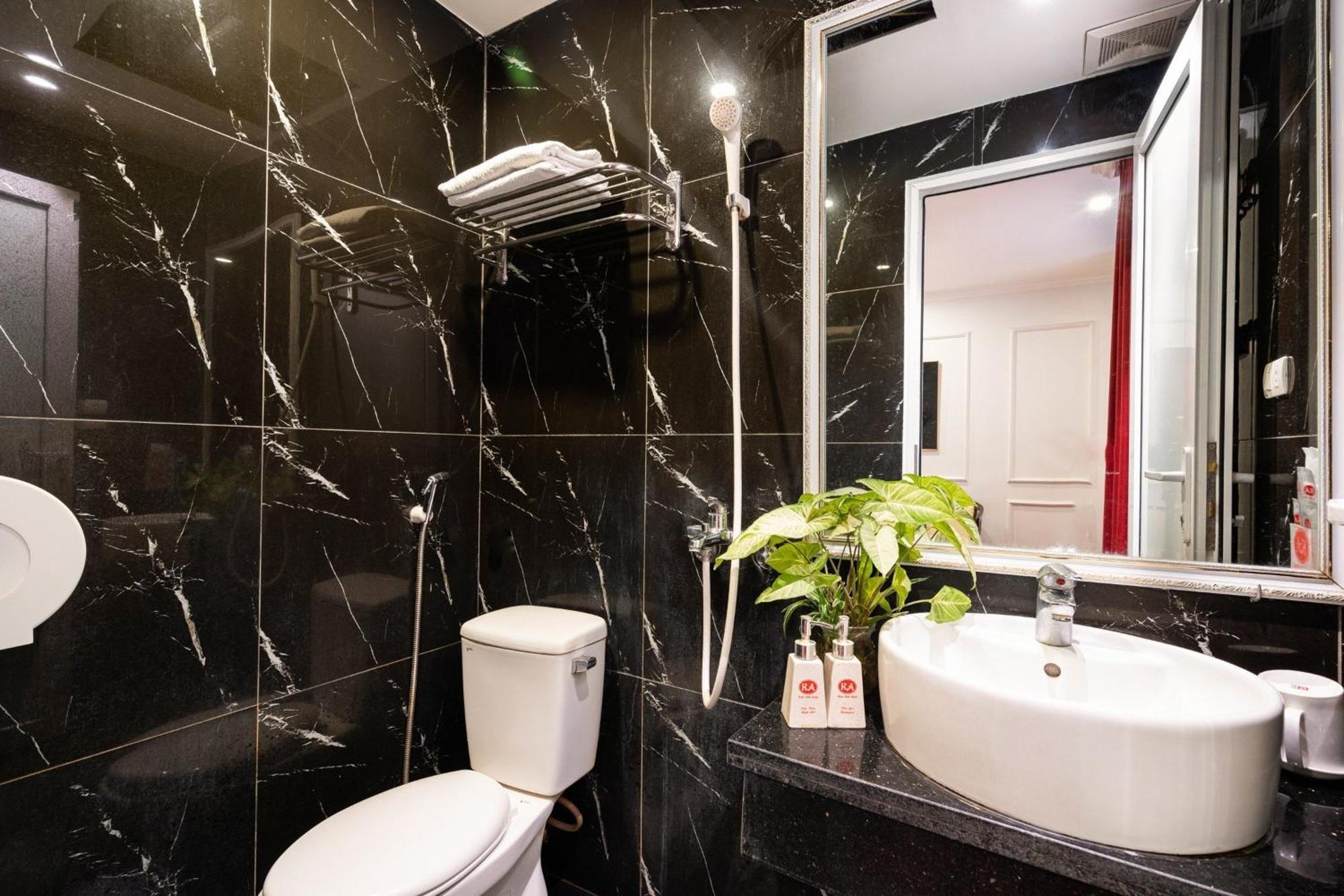 Kieu Anh Hotel - 81 Trung Kinh - By Bay Luxury Ανόι Εξωτερικό φωτογραφία