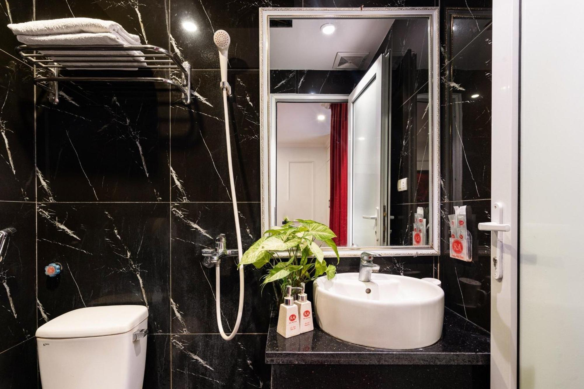 Kieu Anh Hotel - 81 Trung Kinh - By Bay Luxury Ανόι Εξωτερικό φωτογραφία