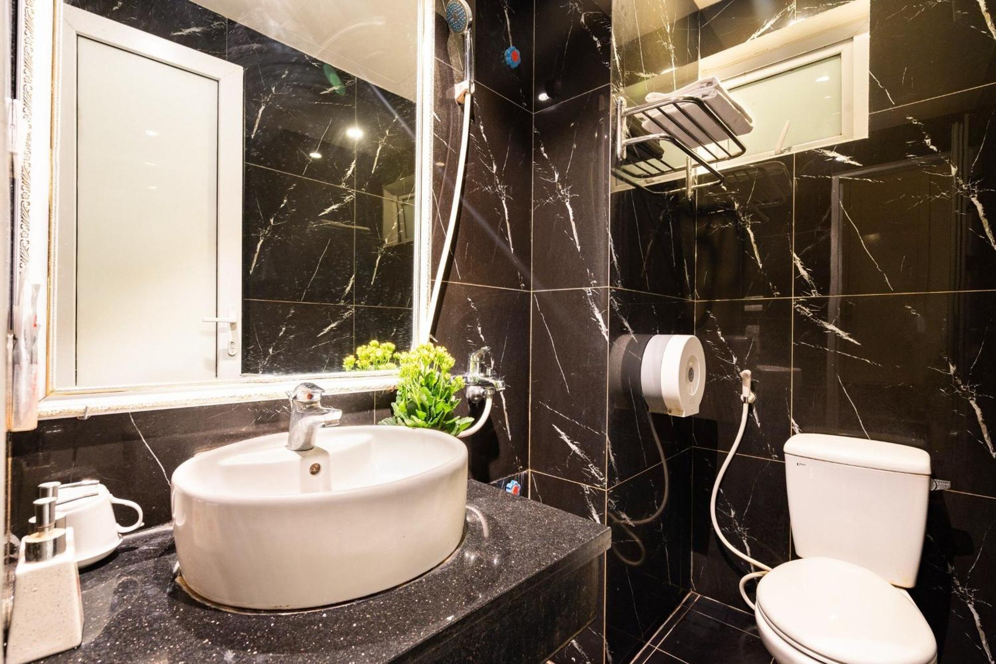 Kieu Anh Hotel - 81 Trung Kinh - By Bay Luxury Ανόι Εξωτερικό φωτογραφία
